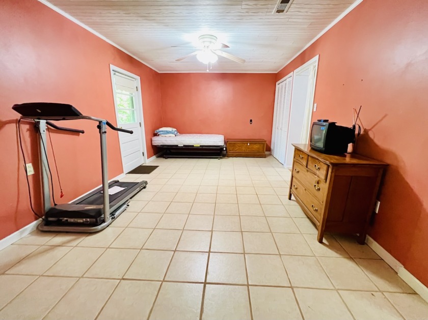 ATTENTION LAKE LOVERS - FAMILY COMPOUND OR  - 2 UNITS ON 1 SOLD - photo 29