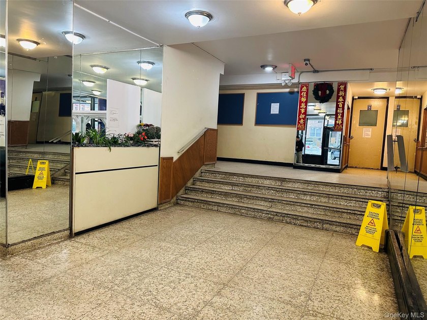 Located in the prime area of Flushing, this spacious and - photo 2