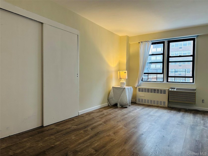 Located in the prime area of Flushing, this spacious and - photo 7