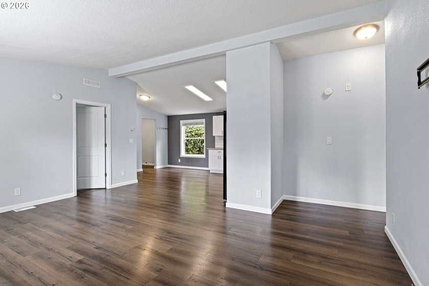 Cute 3 bed/2 bath a third of a mile to Barview Wayside Beach - photo 9