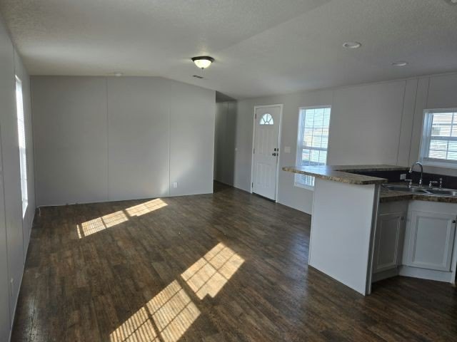 Own your own home in a quiet, well-maintained neighborhood! This - photo 4