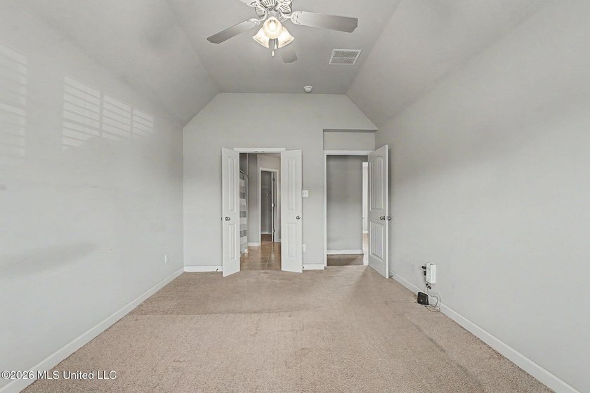Welcome home to this well-maintained 3 bedroom, 2 bath split - photo 13