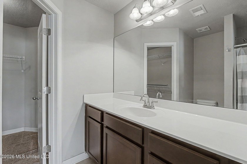 Welcome home to this well-maintained 3 bedroom, 2 bath split - photo 15