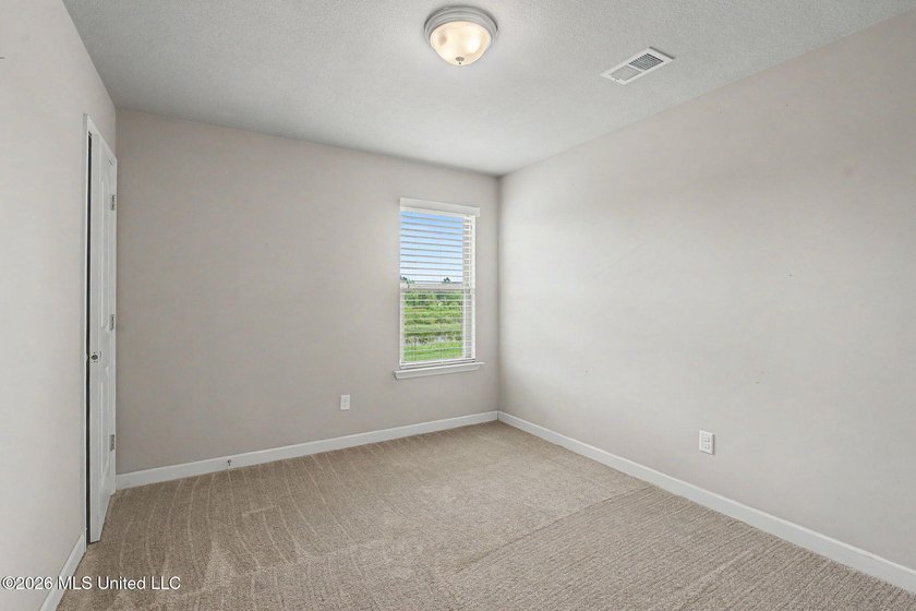 Welcome home to this well-maintained 3 bedroom, 2 bath split - photo 19