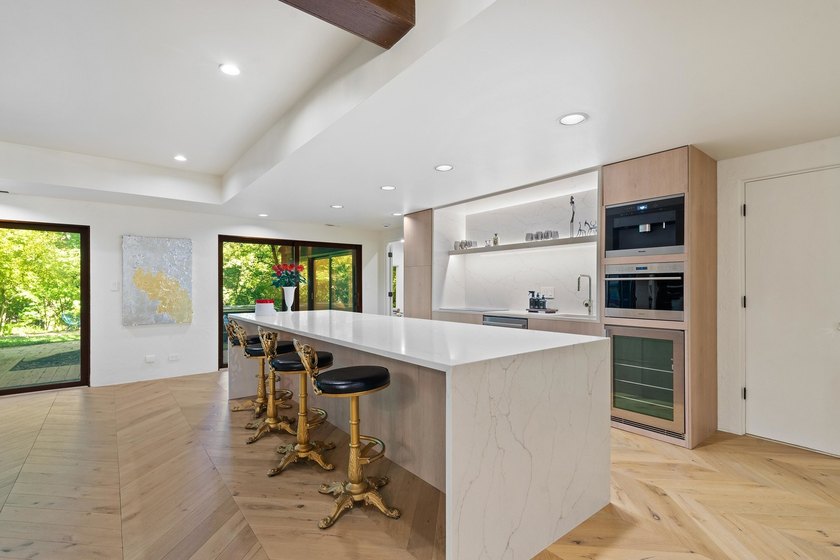 Exceptional one-of-a-kind ranch-style home offering over 8,000 - photo 27