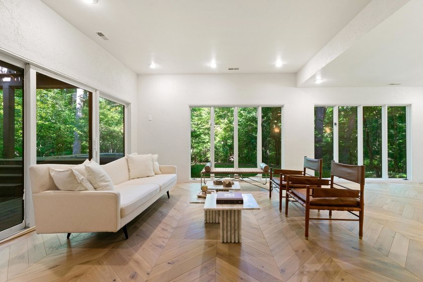 Exceptional one-of-a-kind ranch-style home offering over 8,000 - photo 31