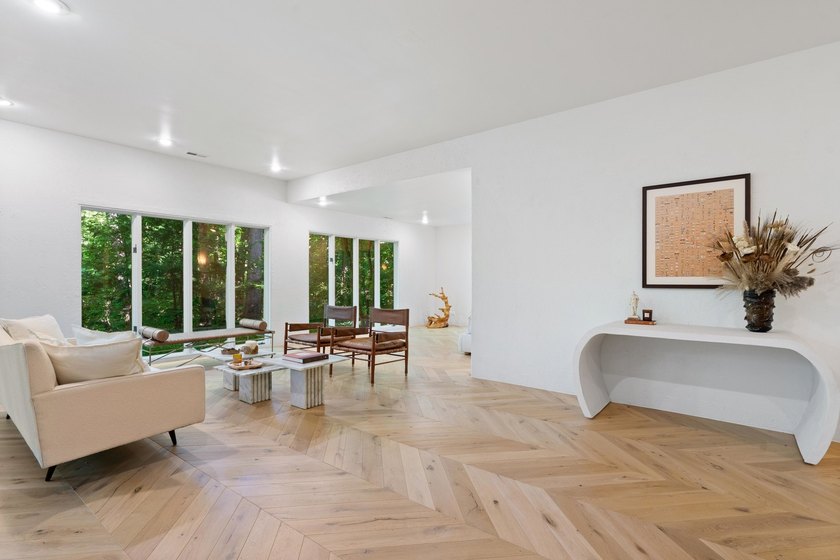 Exceptional one-of-a-kind ranch-style home offering over 8,000 - photo 32