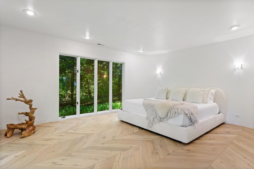 Exceptional one-of-a-kind ranch-style home offering over 8,000 - photo 33