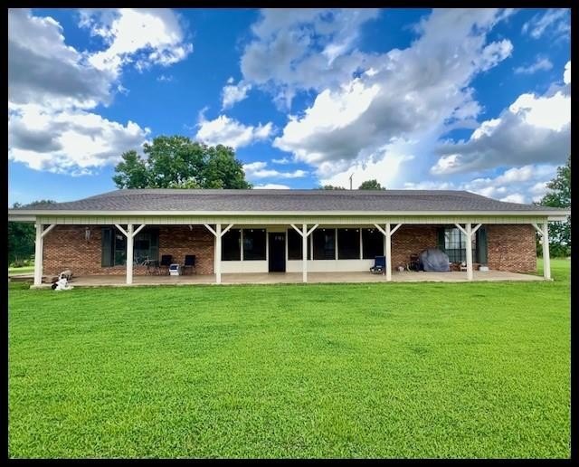 NEW PRICE IMPROVEMENT! Looking for a spacious single-level home - photo 2