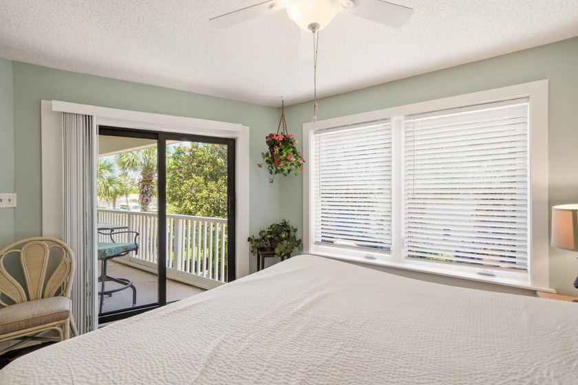 Amazing opportunity to own a 3-bedroom condo in the sought-after - photo 17