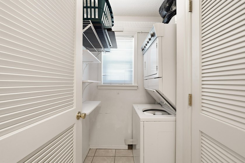 Amazing opportunity to own a 3-bedroom condo in the sought-after - photo 28