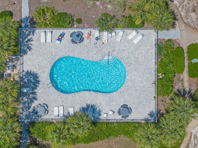 Amazing opportunity to own a 3-bedroom condo in the sought-after - photo 30