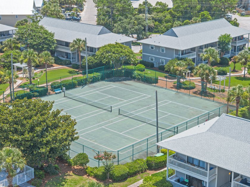 Amazing opportunity to own a 3-bedroom condo in the sought-after - photo 35