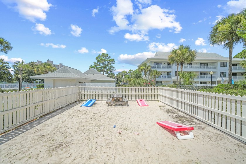 Amazing opportunity to own a 3-bedroom condo in the sought-after - photo 40