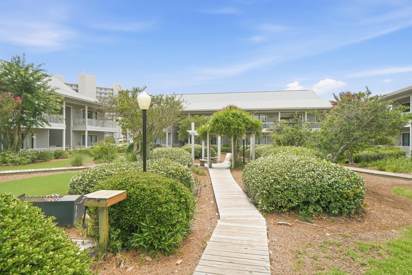 Amazing opportunity to own a 3-bedroom condo in the sought-after - photo 42