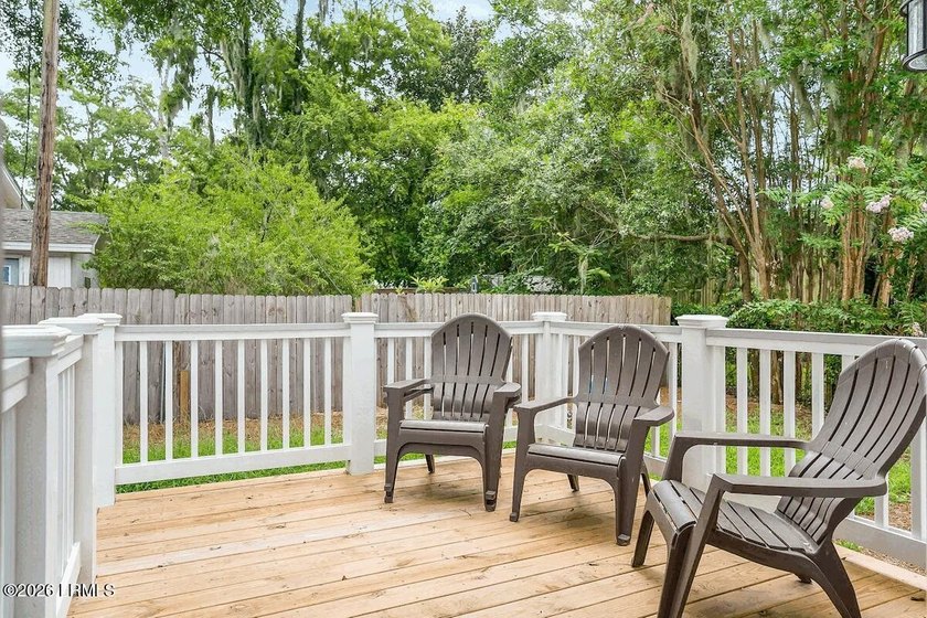AMAZING Bungalow in the Beaufort Historic District / Northwest - photo 15