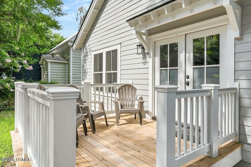 AMAZING Bungalow in the Beaufort Historic District / Northwest - photo 16