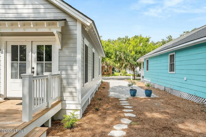 AMAZING Bungalow in the Beaufort Historic District / Northwest - photo 21