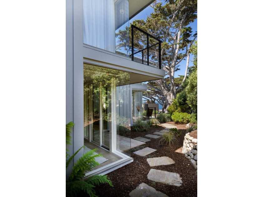 Positioned in the heart of coveted Carmel Point, just moments - photo 31