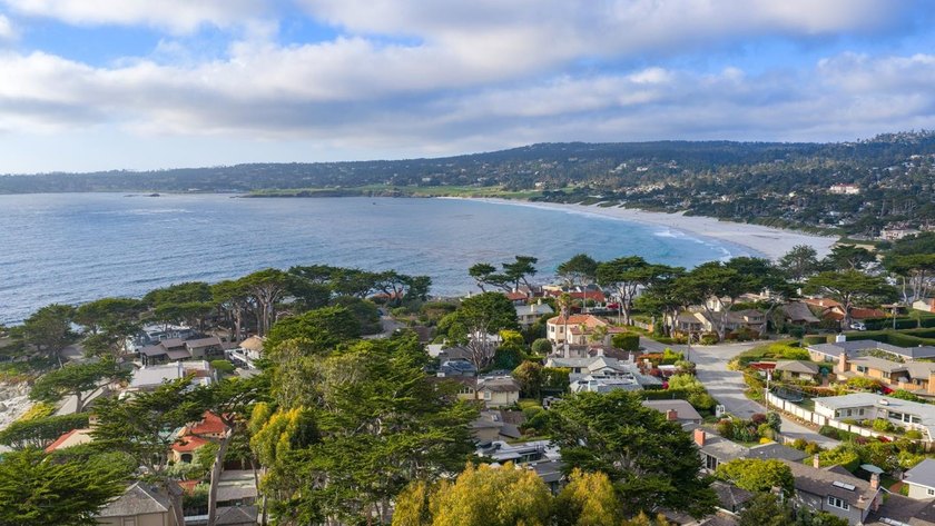 Positioned in the heart of coveted Carmel Point, just moments - photo 33