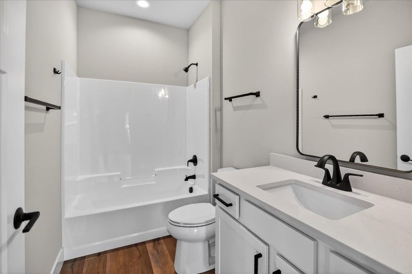 Moving-in ready! Brand New stunning Alterra Design Homes - photo 15