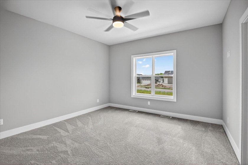 Moving-in ready! Brand New stunning Alterra Design Homes - photo 21