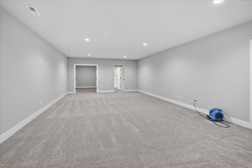 Moving-in ready! Brand New stunning Alterra Design Homes - photo 30
