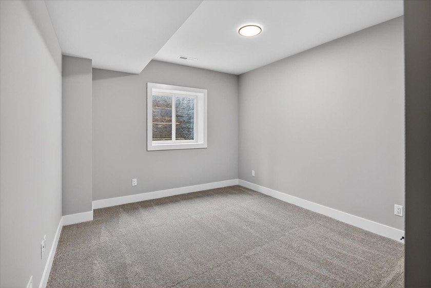 Moving-in ready! Brand New stunning Alterra Design Homes - photo 36