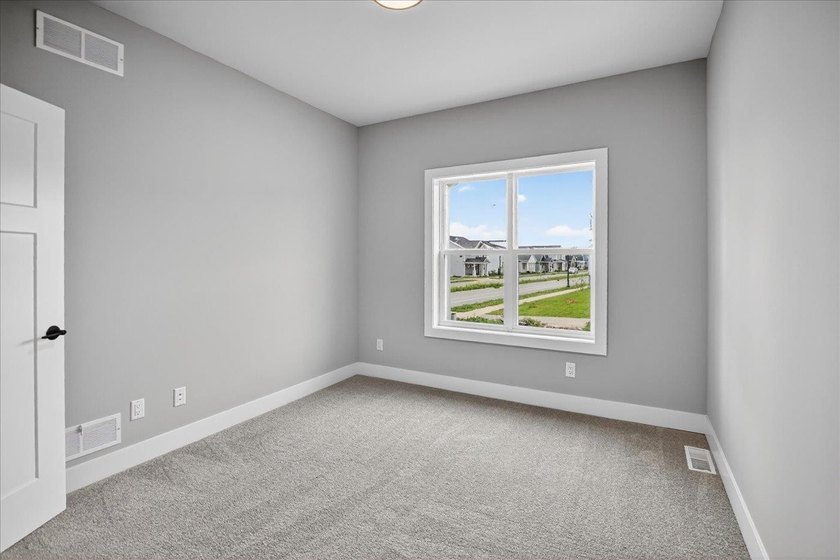 Moving-in ready! Brand New stunning Alterra Design Homes - photo 39