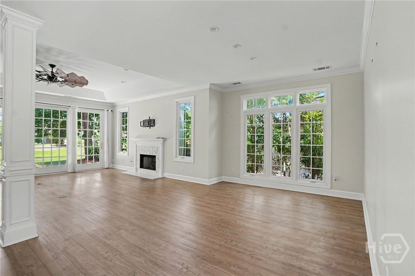 Welcome to 5 Willow Oak Circle, an elegant patio home perfectly - photo 4