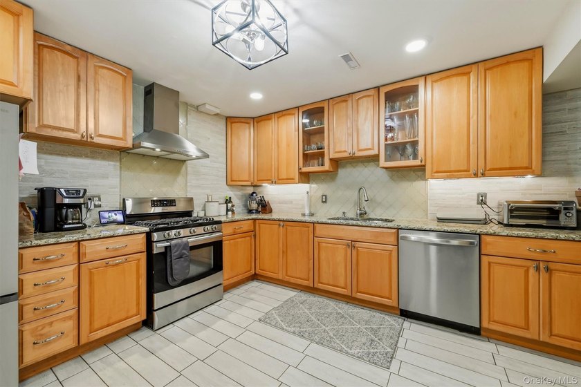 Welcome to easy living in one of Orange County's most - photo 14