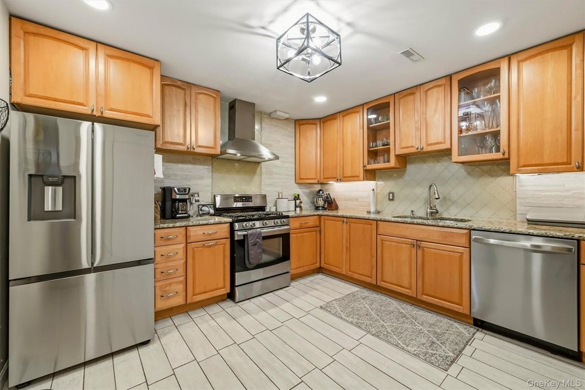 Welcome to easy living in one of Orange County's most - photo 15