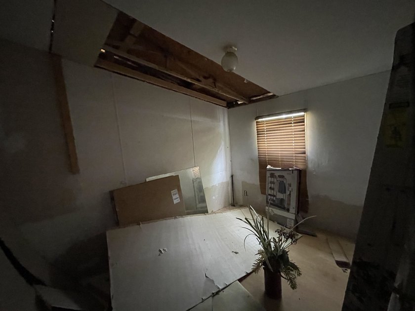 A Fixer Upper with lots of Potiential!! An ideal situation for - photo 20