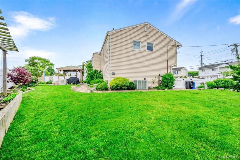 Located in the exclusive Madison section of Oceanside, this - photo 24
