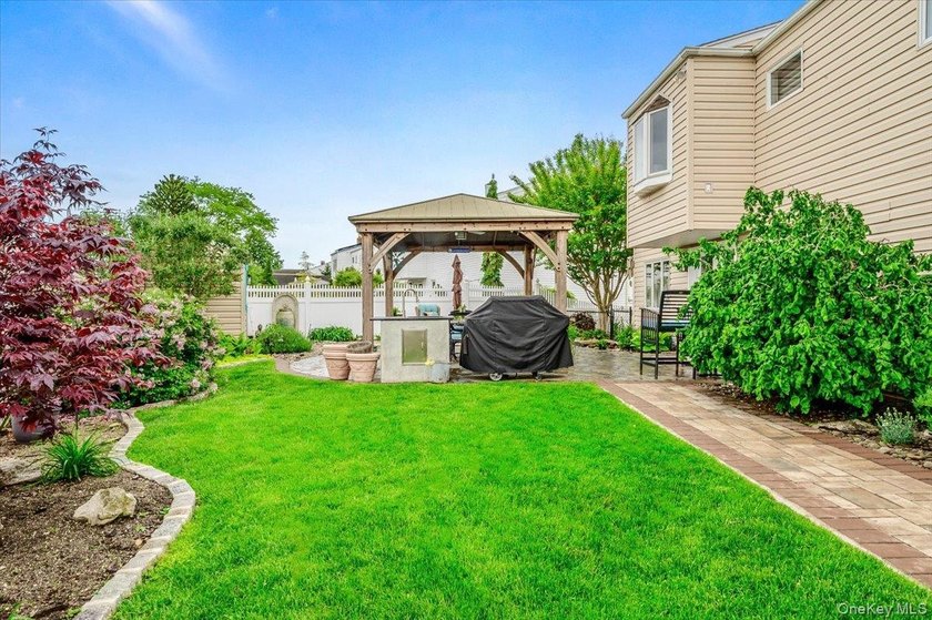 Located in the exclusive Madison section of Oceanside, this - photo 25