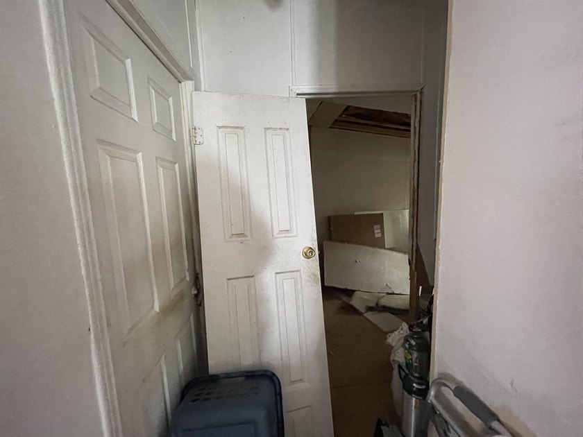 A Fixer Upper with lots of Potiential!! An ideal situation for - photo 26