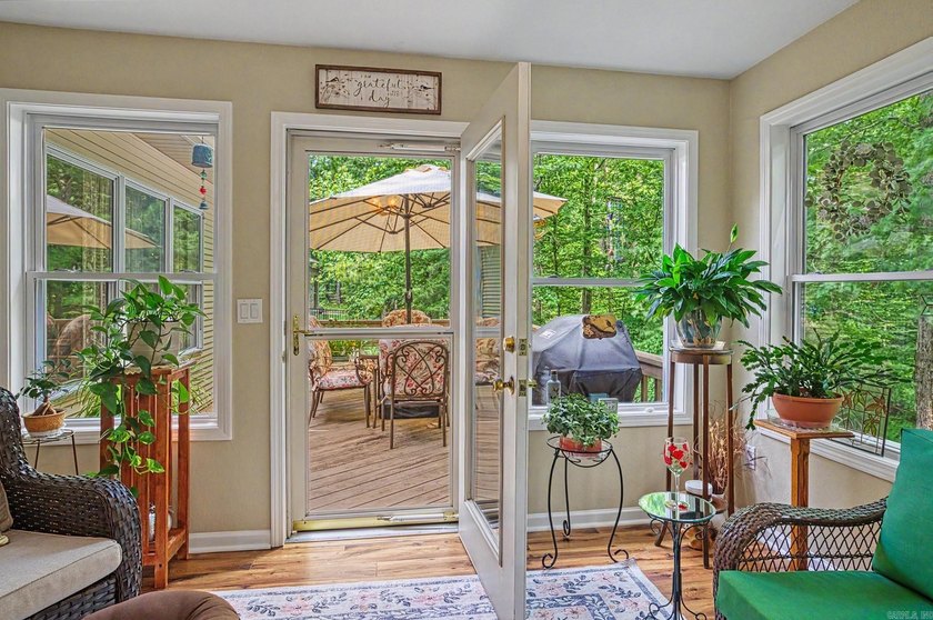 Great find in the Balboa area! Cozy 3 bedroom, 2 bath home on a - photo 21