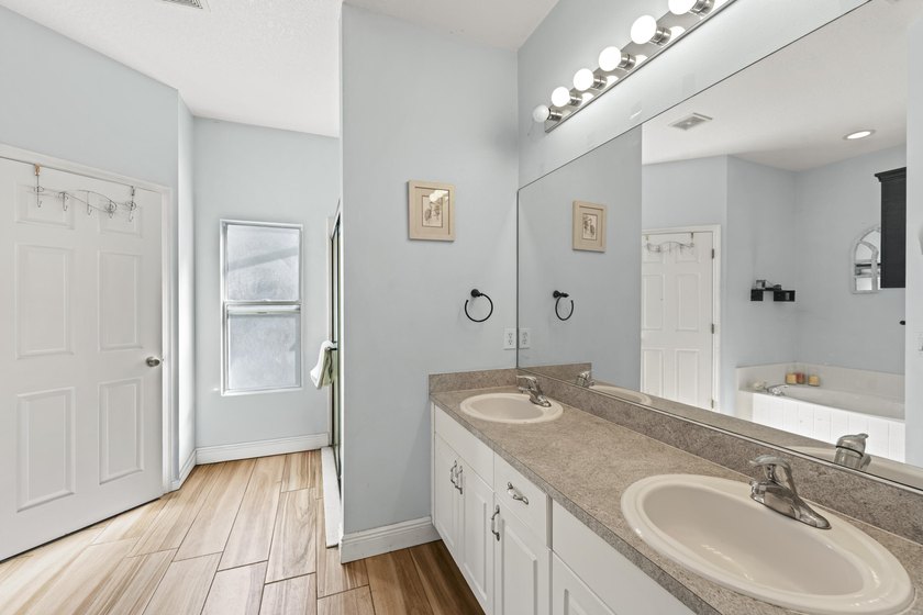 Your Florida Home Awaits! This beautiful concrete block - photo 24