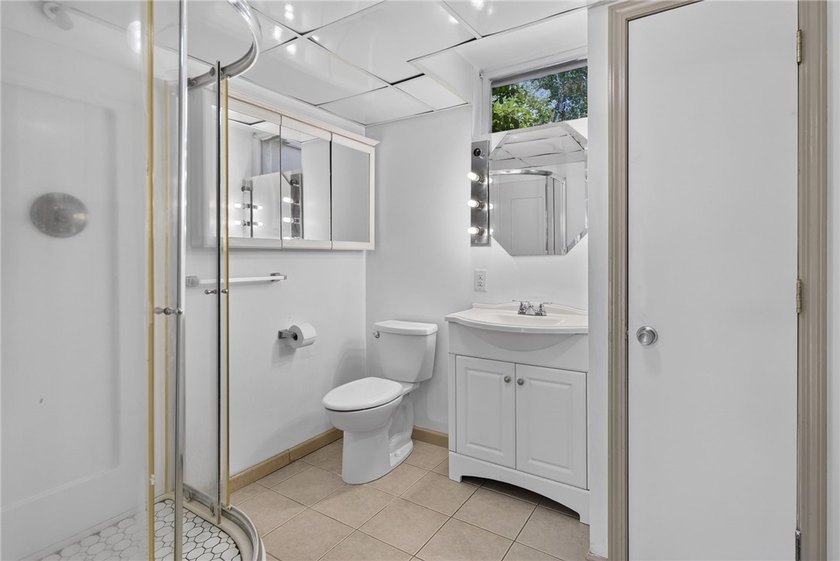It's rare to find a home that offers this much versatility - photo 29