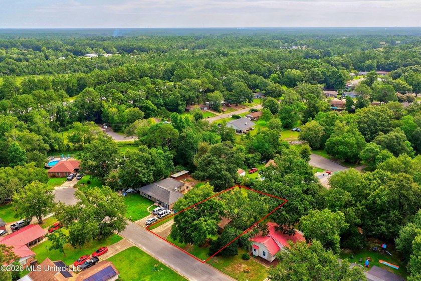 This charming all-brick 4-bedroom, 2-bath home has been lovingly - photo 29