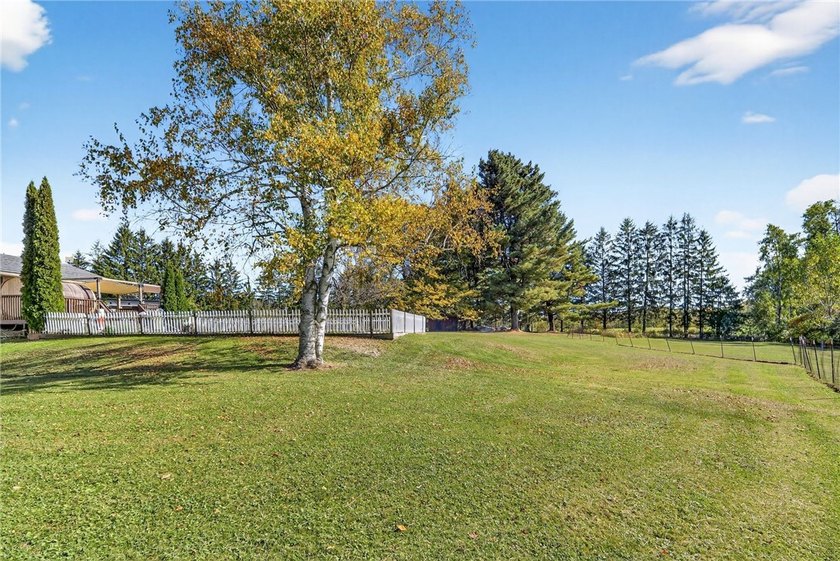 It's rare to find a home that offers this much versatility - photo 32
