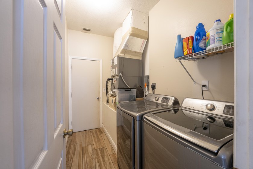 Your Florida Home Awaits! This beautiful concrete block - photo 33
