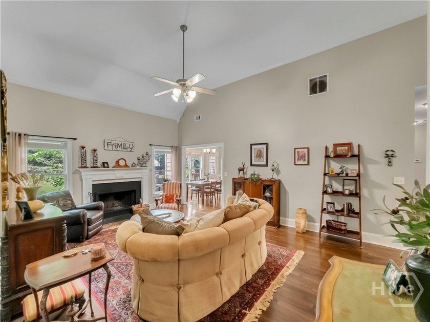 Nestled on a sprawling 1.13-acre lot in the desirable Thornwood - photo 8