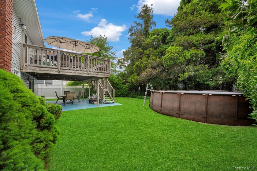MASSAPEQUA SHORES - SOUTH OF MERRICK ROAD Beautiful High Ranch - photo 12