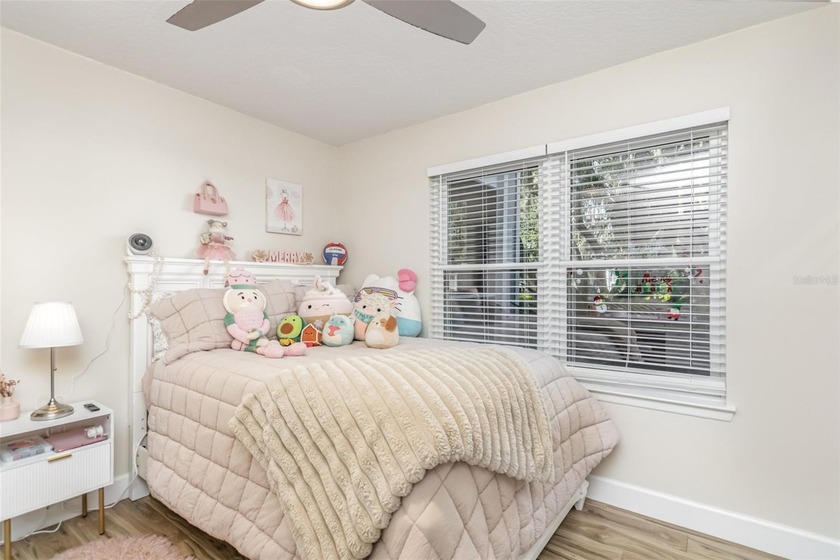 Welcome to this inviting and well-cared-for first-floor condo - photo 12