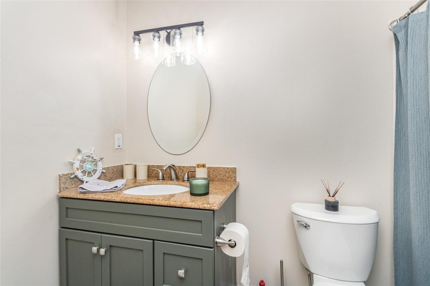 Welcome to this inviting and well-cared-for first-floor condo - photo 14