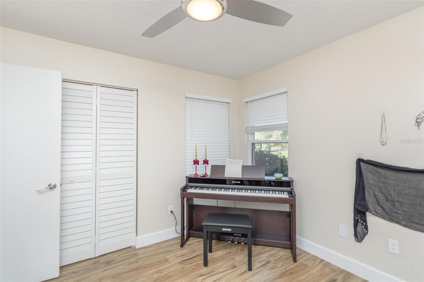 Welcome to this inviting and well-cared-for first-floor condo - photo 15