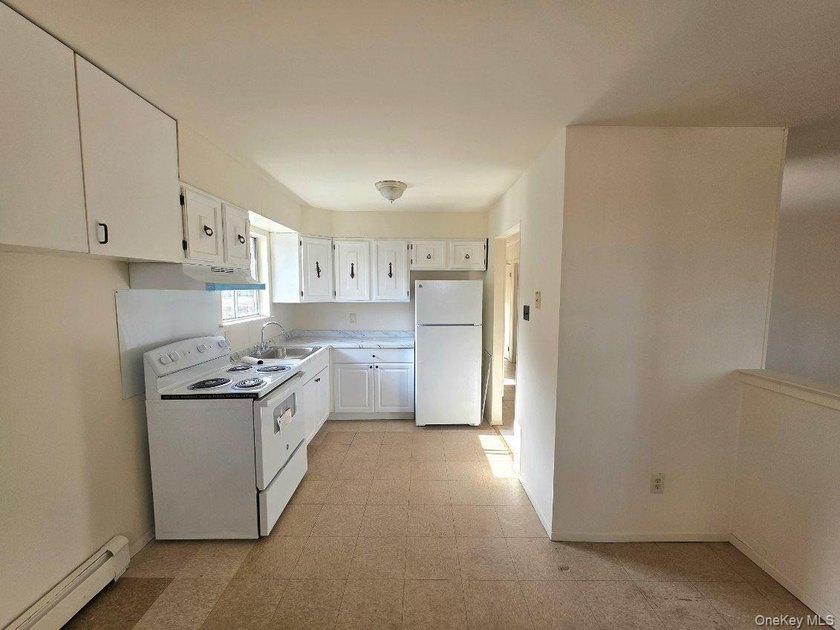 3 Bedroom, 1 Bathroom, Large - photo 6