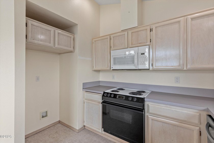 Ocean view, beach access, and coastal flexibility just across - photo 7