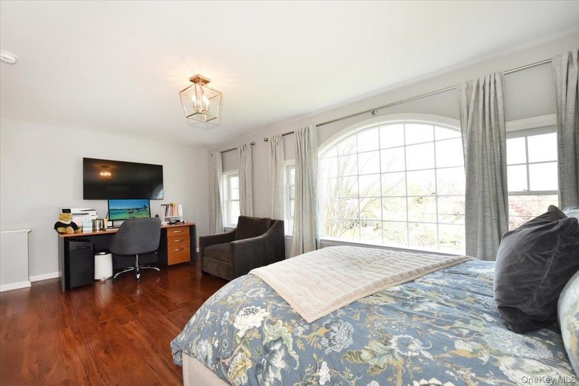 Comfort, Quality, And Style Abound In This Move-In ready - photo 16